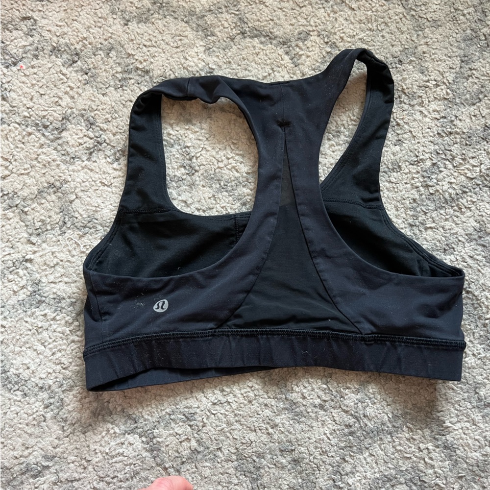 Lululemon shorts bra size 6